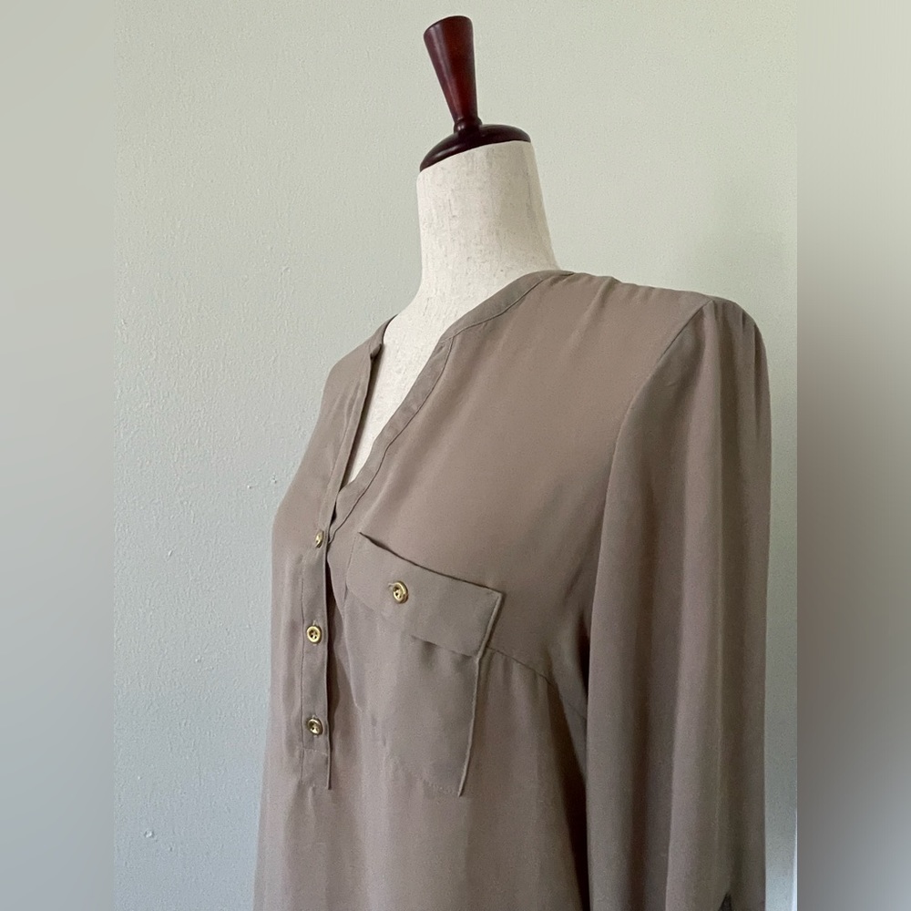 ZAC & RACHEL - Tan Sheer Half Button Down Blouse, Women’s Size Small, Pocket